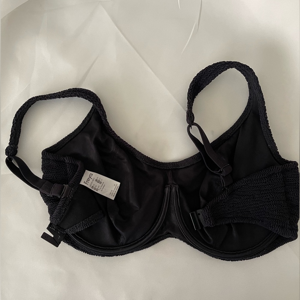 Freya Black Textured Bikini Top - Women 30i (USA) - EUC - Picture 3 of 6